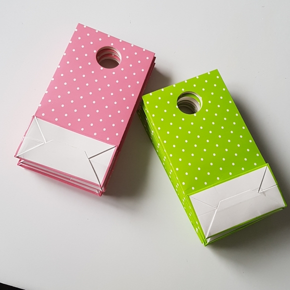 11 pcs Dots Cardboard Favor Bags Loot Bags Treat Bags 3.75"x5.25" inches - Picture 2 of 12